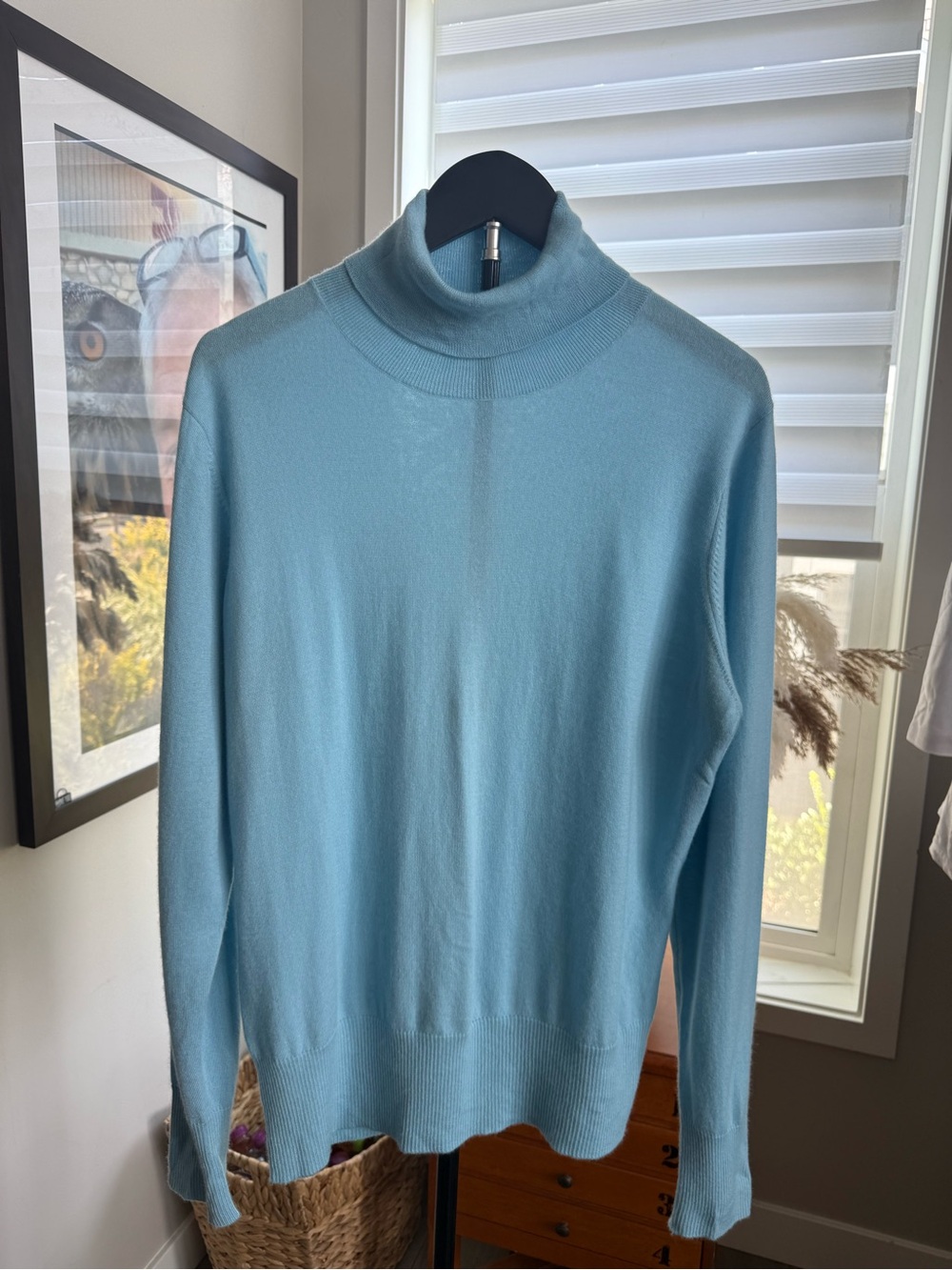 Pure Cashmere Women’s Lt Blue cashmere Turtle-Neck Sweater. NWT Sz 18